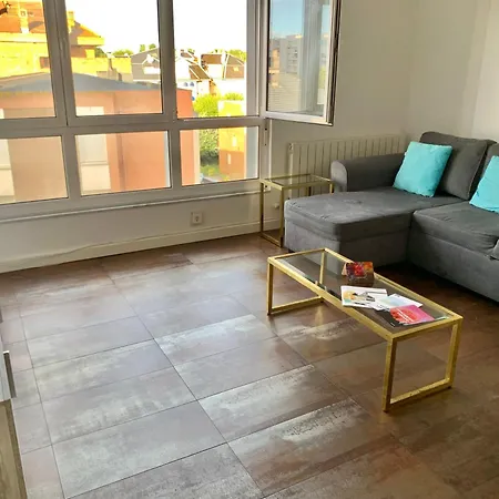 Apartament Racing5 *